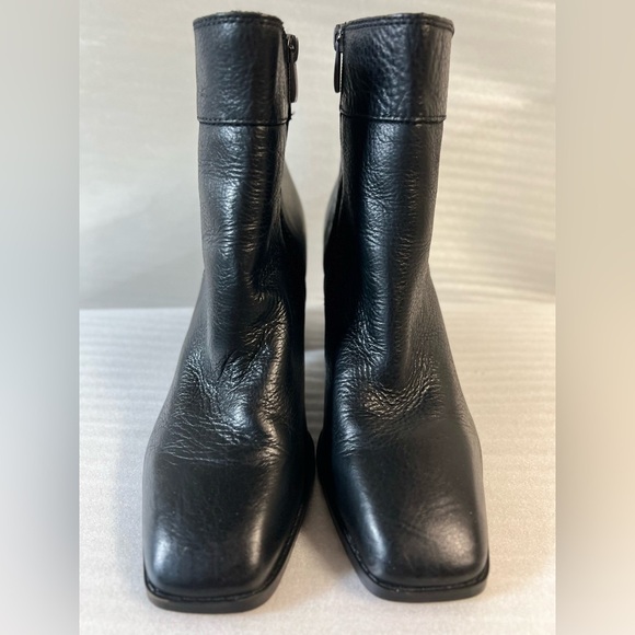 Franco Sarto Womens Black Ankle Booties Leather Block Heel 10M Business Casual - Picture 1 of 14